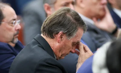 Bolsonaro passa mal