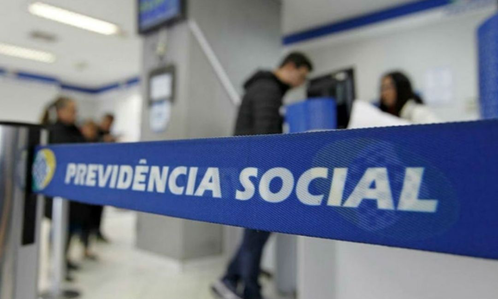 Idosos aposentados há menos de 1 ano não vão receber o 13º salário em abril?