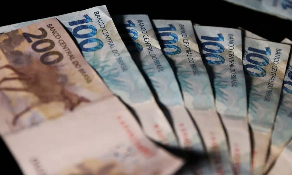 Caixa e Banco do Brasil confirmam pagamento de até R$ 1.621,00 para brasileiros cadastrados