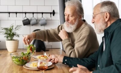 Estes são os alimentos que todo mundo com mais de 65 anos deveria consumir diariamente