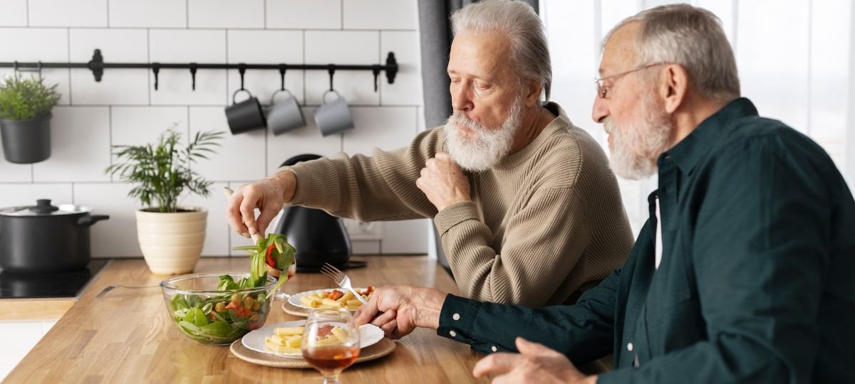 Estes são os alimentos que todo mundo com mais de 65 anos deveria consumir diariamente