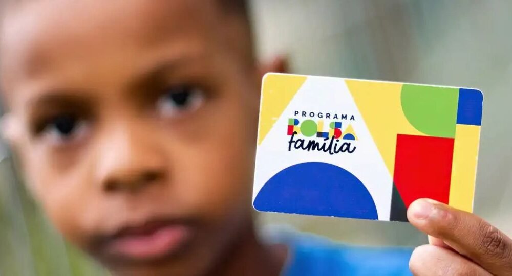 Mudança no Bolsa Família pode fazer famílias deixarem o programa antes do esperado